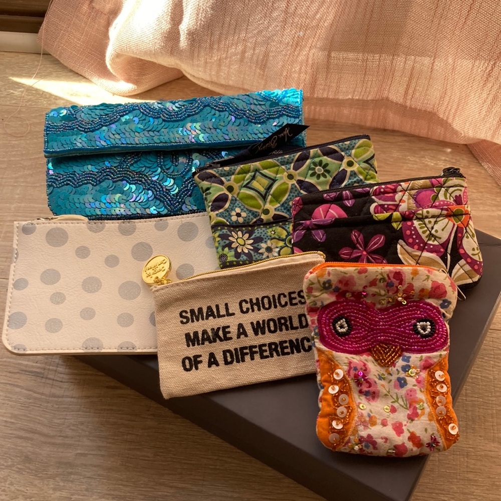 Assortment of 6 change purses. Multiple brands, multiple colors.